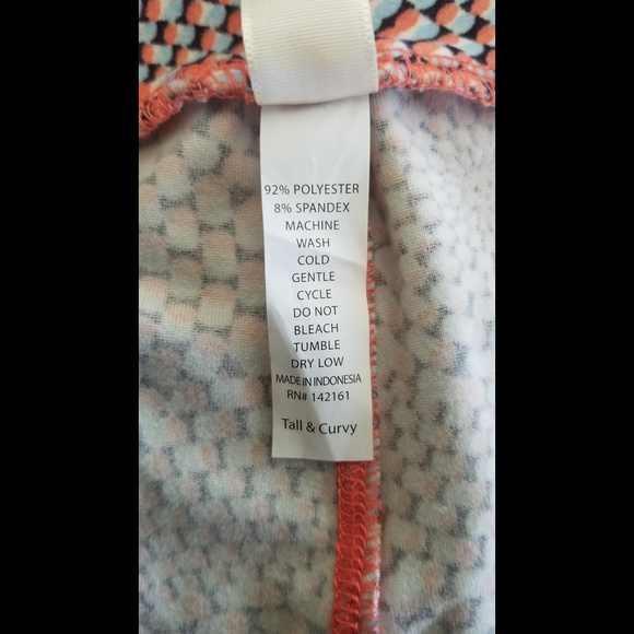 LulaRoe Leggings size Tall & Curvy - Picture 4 of 7